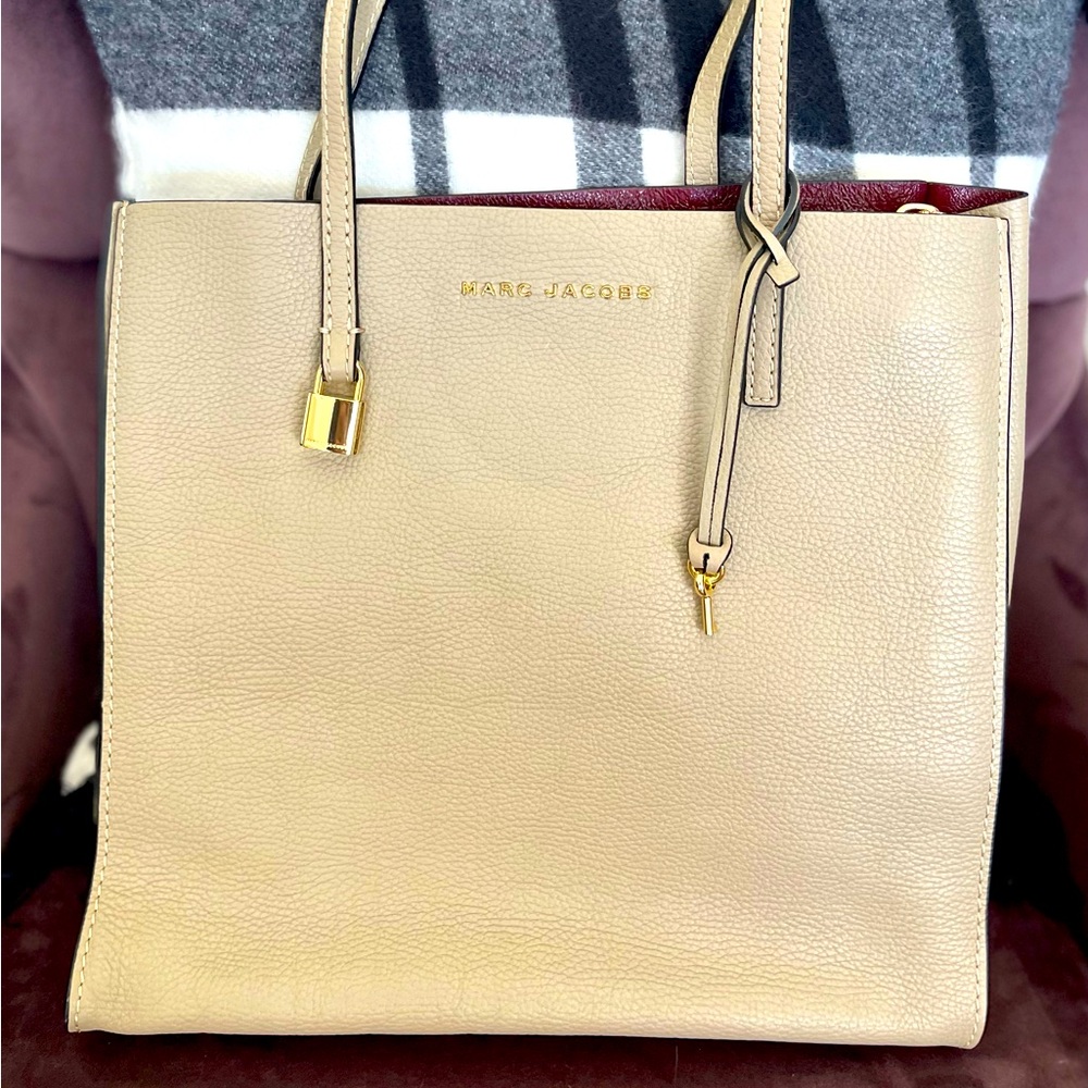 Marc Jacobs Grind Leather Tote in Tan